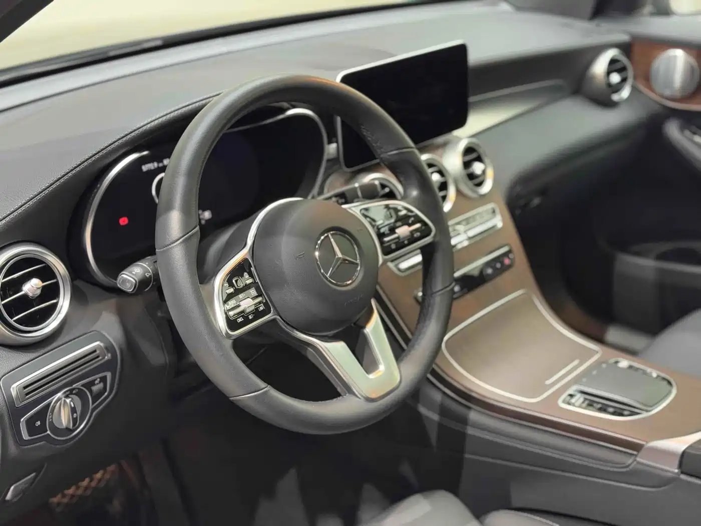 Mercedes-Benz GLC 2020 GLC 300 L 4MATIC Luxury фото 9