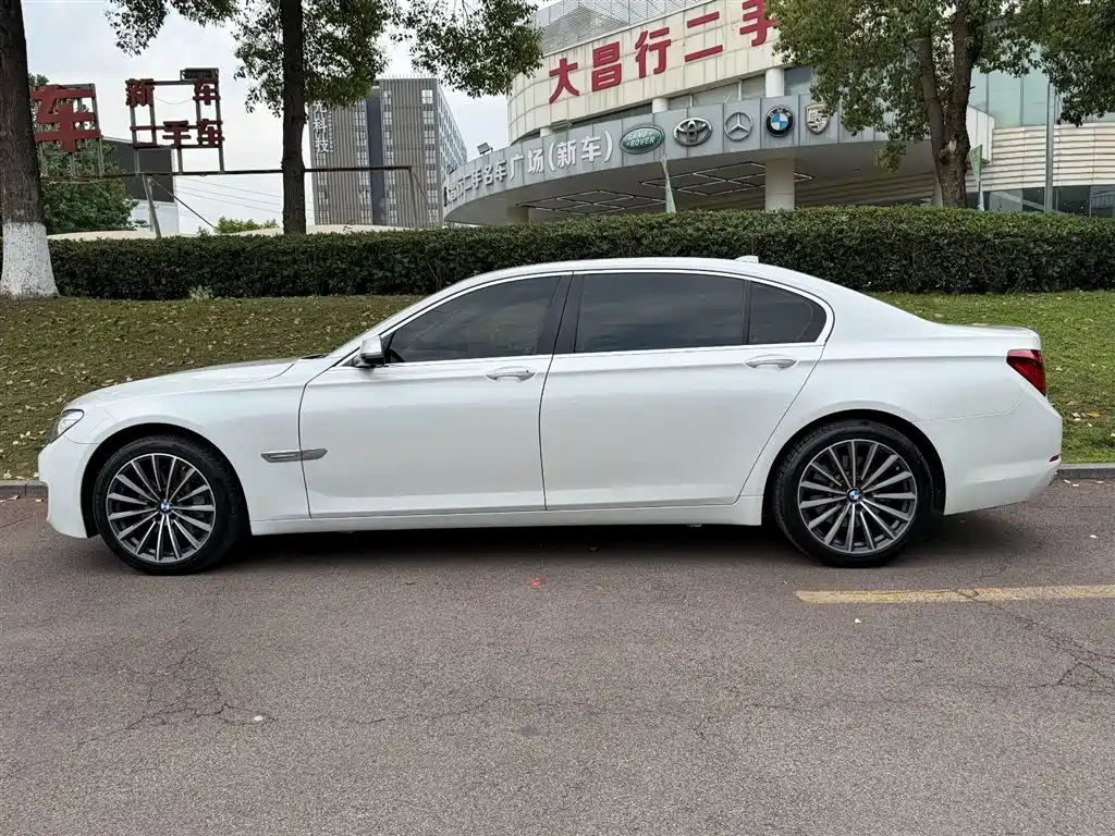BMW 7 Series 2014 730Li Premium фото 3