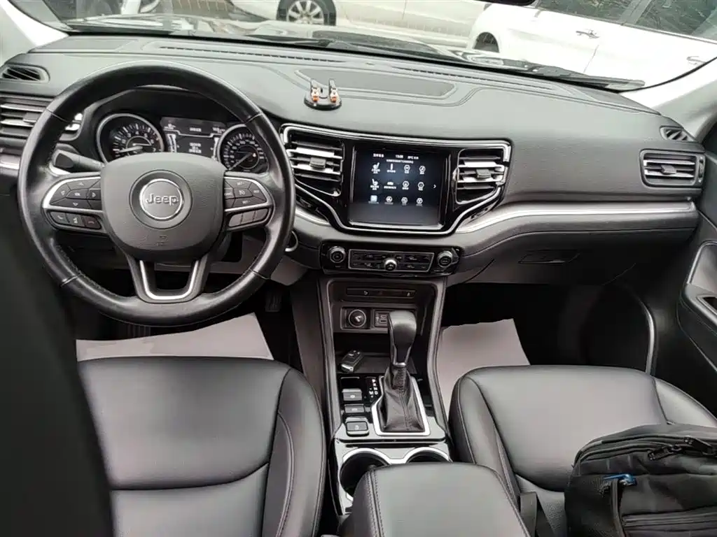 JEEP GRAND COMMANDER