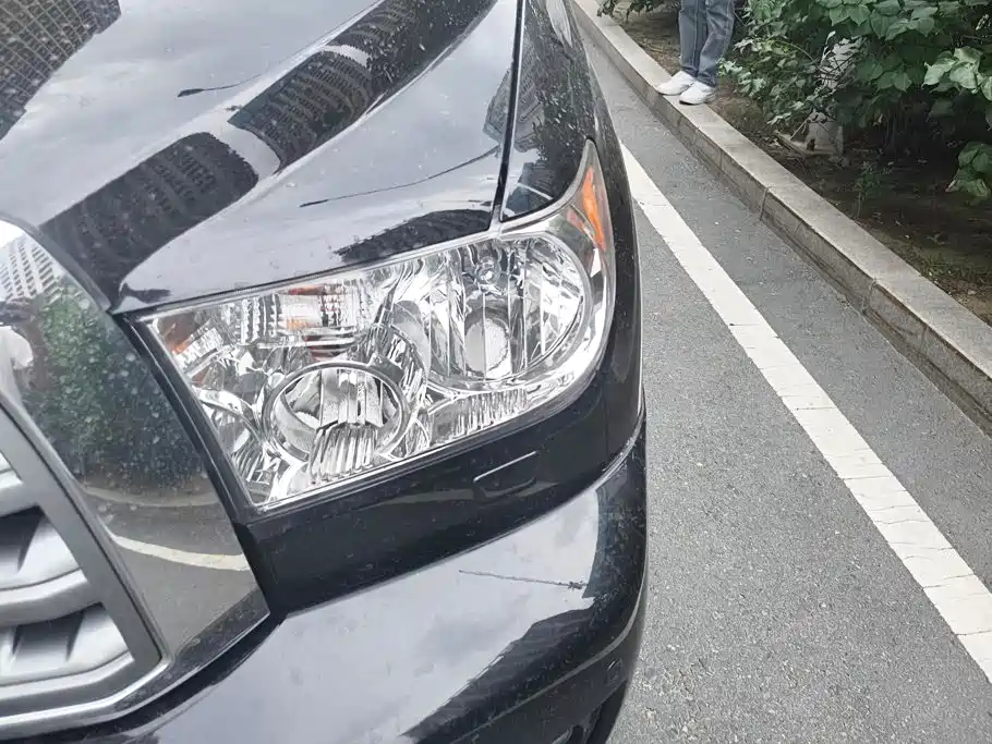 Toyota Sequoia 2012 2010 5.7 Platinum Edition