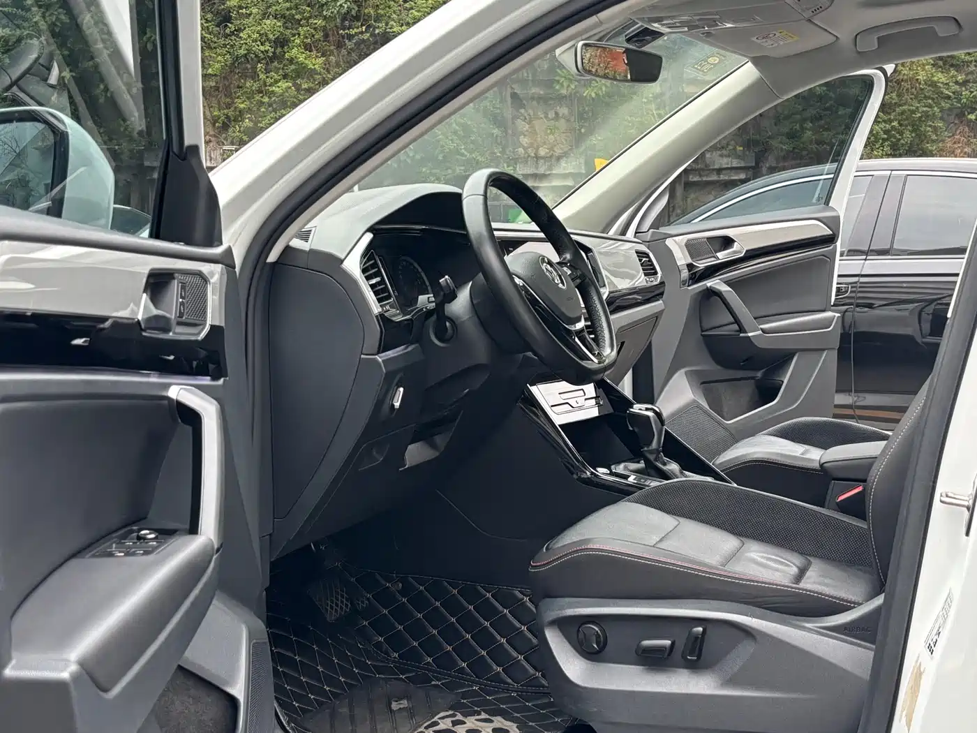 Volkswagen Tayron 2020 330TSI 2WD Luxury Smart Edition фото 7