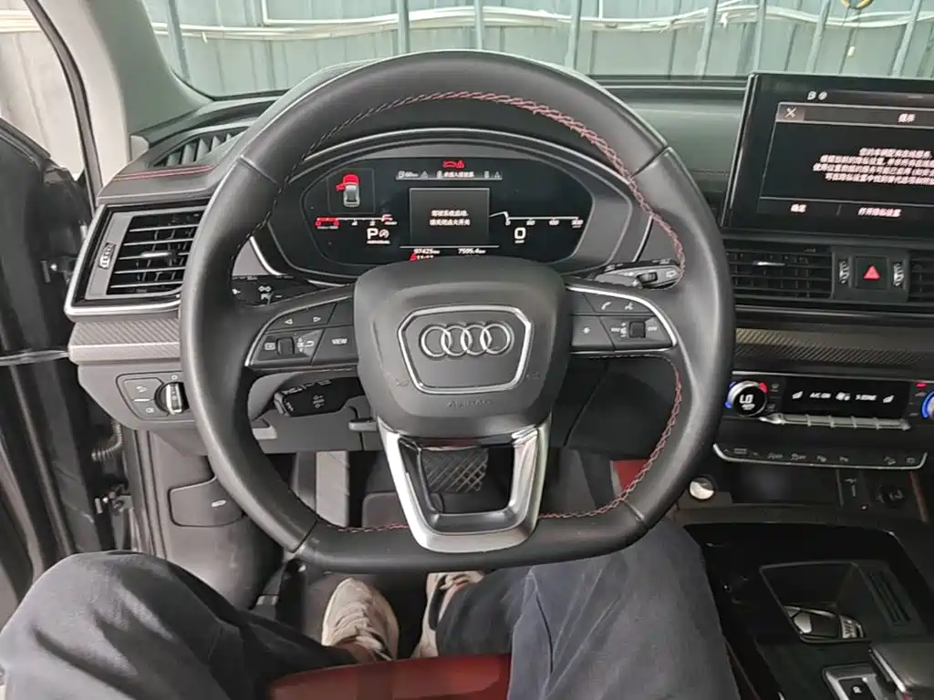 Фото 11 - Audi Q5L