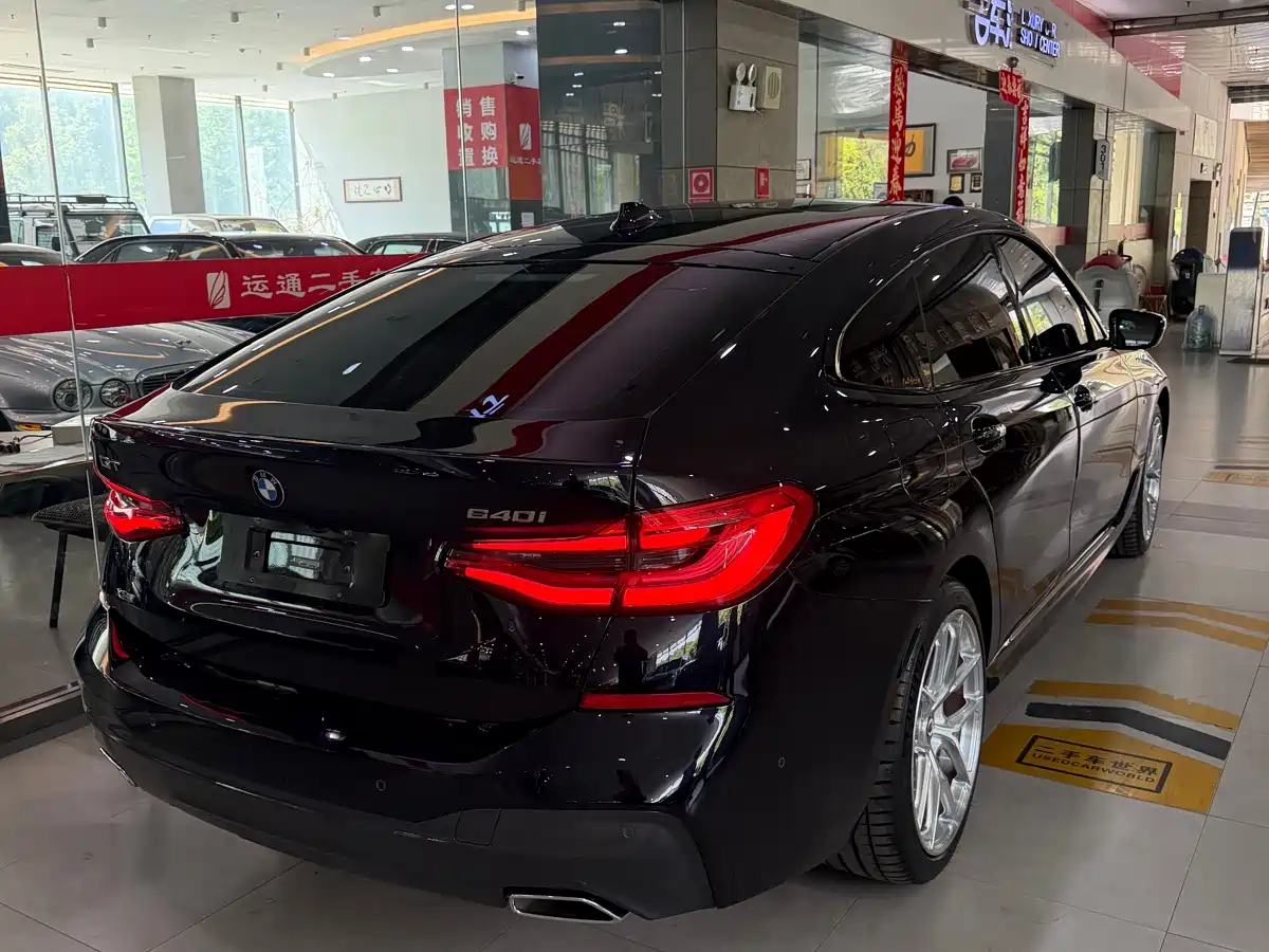BMW 6 Series GT 2018 640i xDrive M Sport Package фото 4