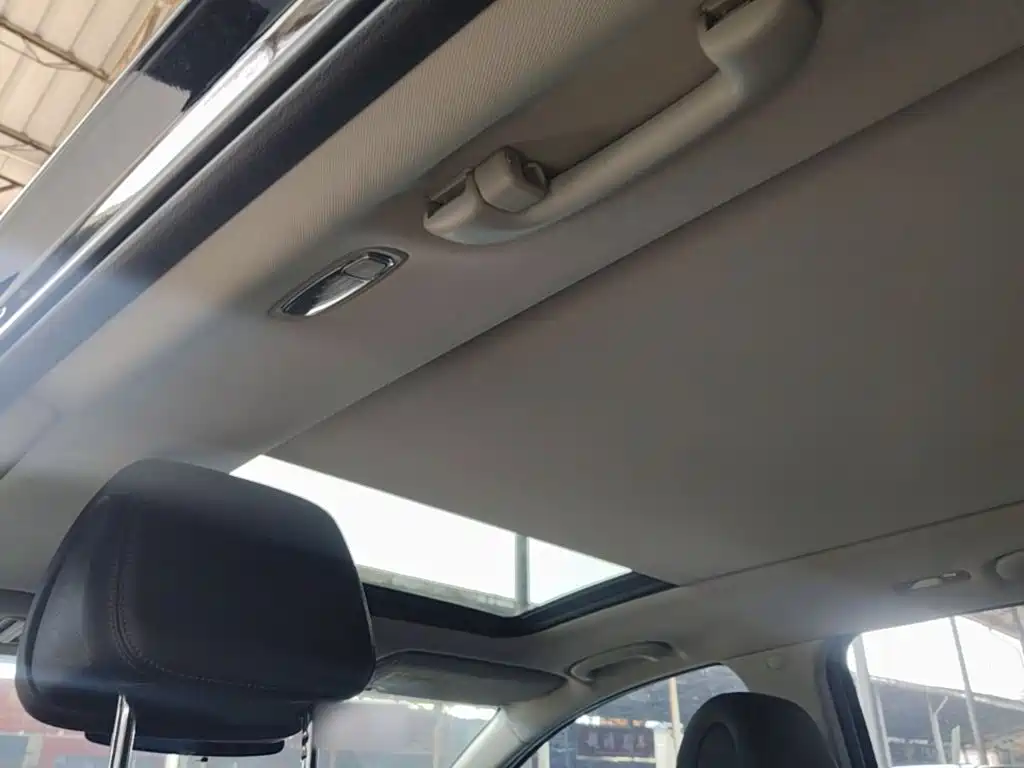 Kia Sorento 2016 2016 Sorento L 2.4L Petrol 4WD Custom 5-seater (China IV)