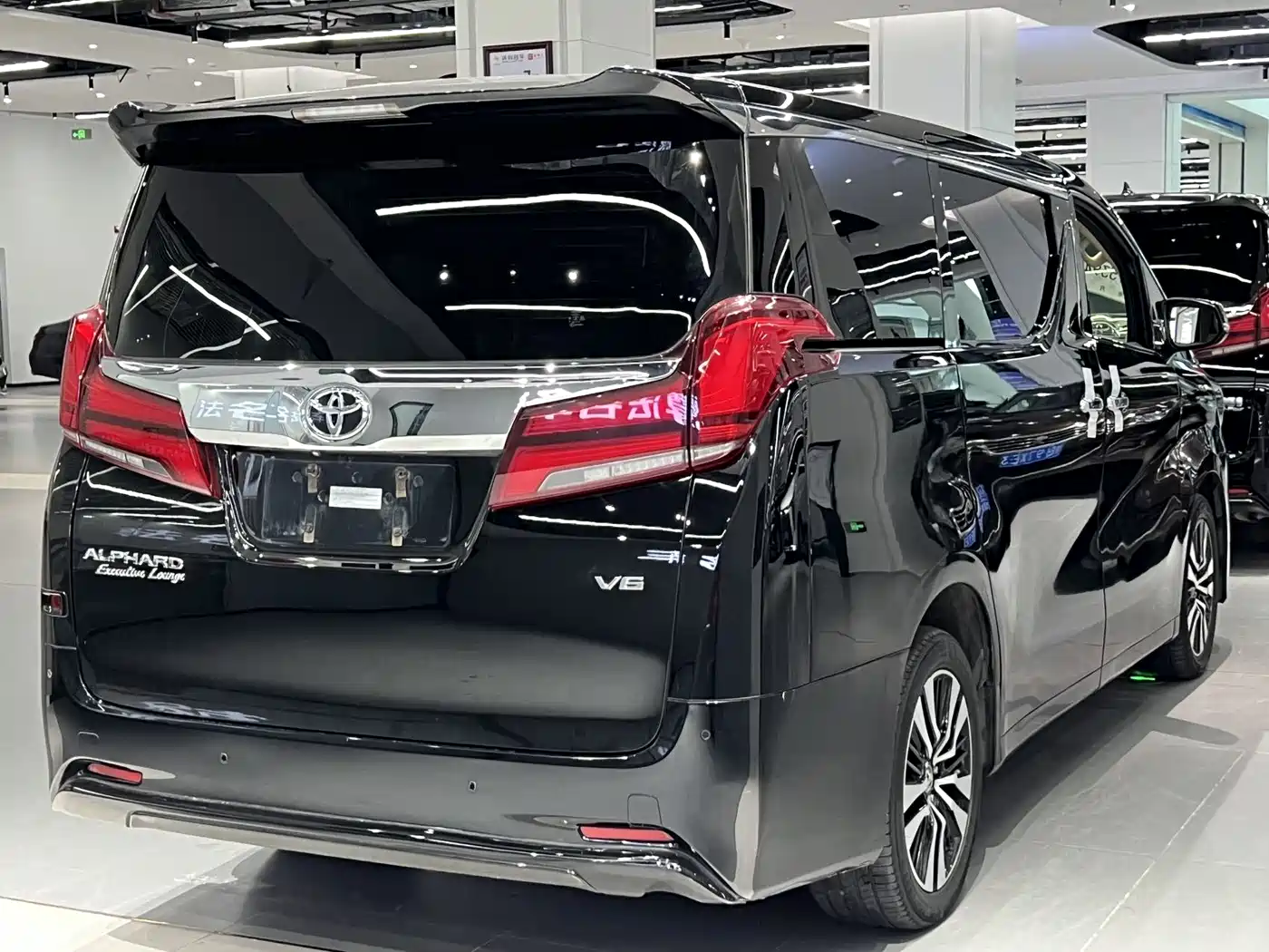 Toyota Alphard 2018 Facelift 3.5L Luxury Edition фото 6