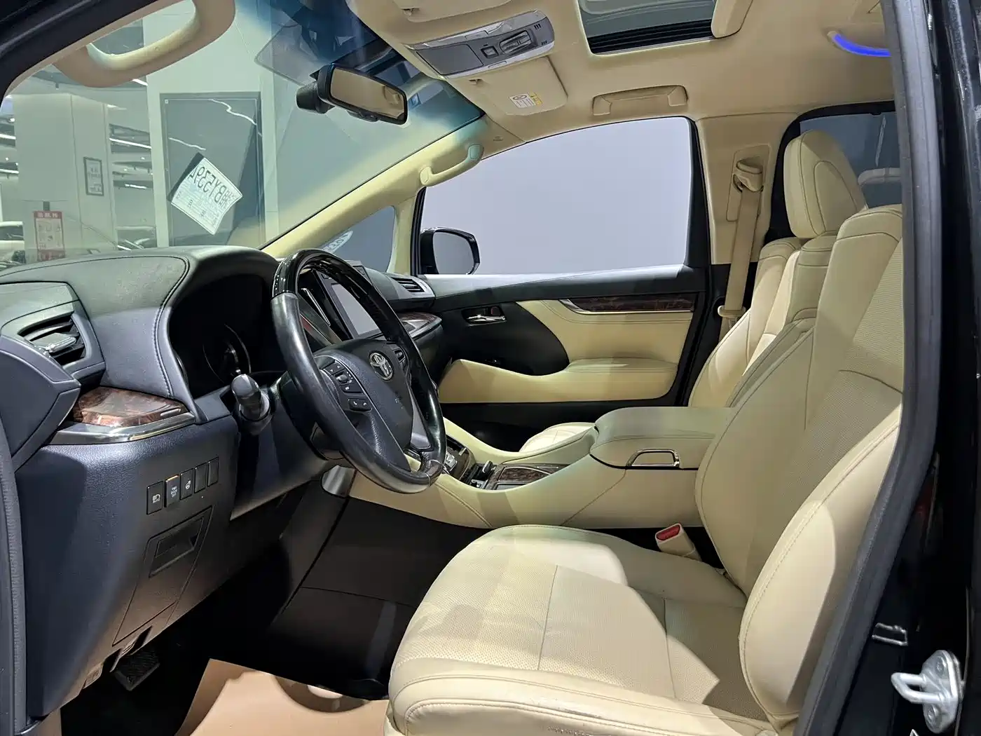 Toyota Alphard 2018 Facelift 3.5L Luxury Edition фото 8