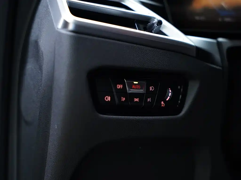 BMW M2 2024 M2 фото 36