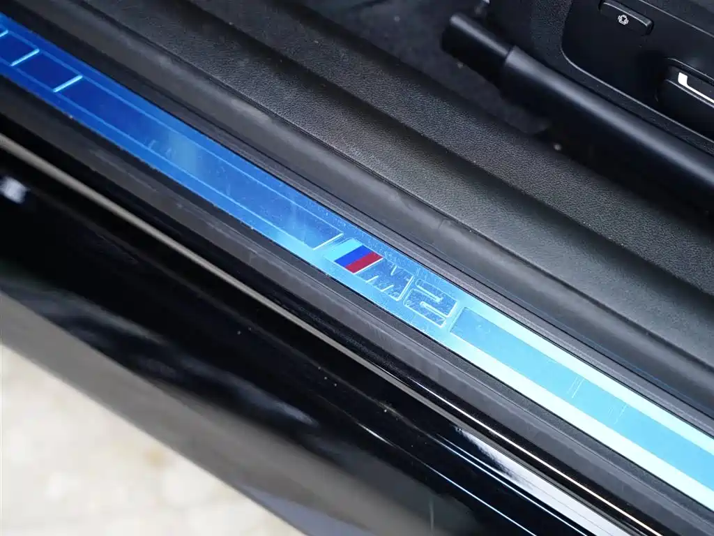 BMW M2 2024 M2 фото 38