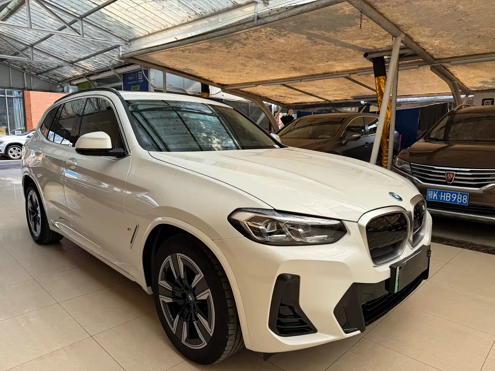 Фото 2 - BMW iX3