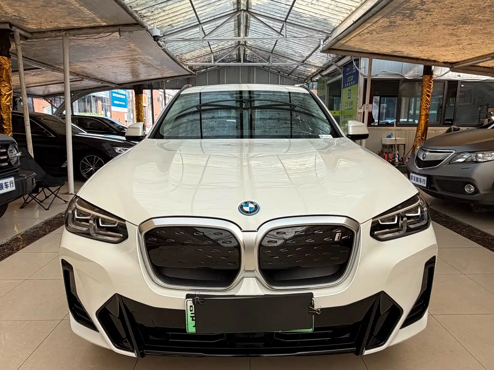 Фото 6 - BMW iX3