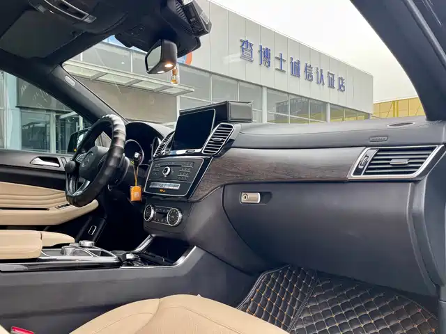 Mercedes-Benz GLE Coupe 2018 GLE 320 4MATIC Coupe SUV — фото 4