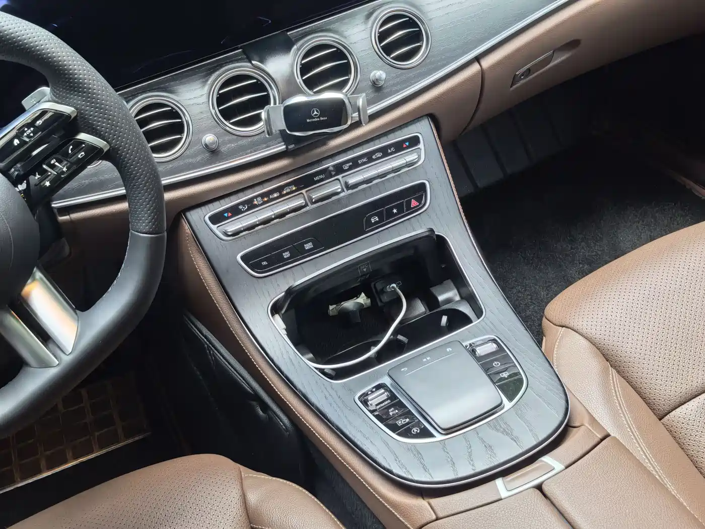 Mercedes-Benz E-Class 2023 E 300 L Sport Luxury фото 13