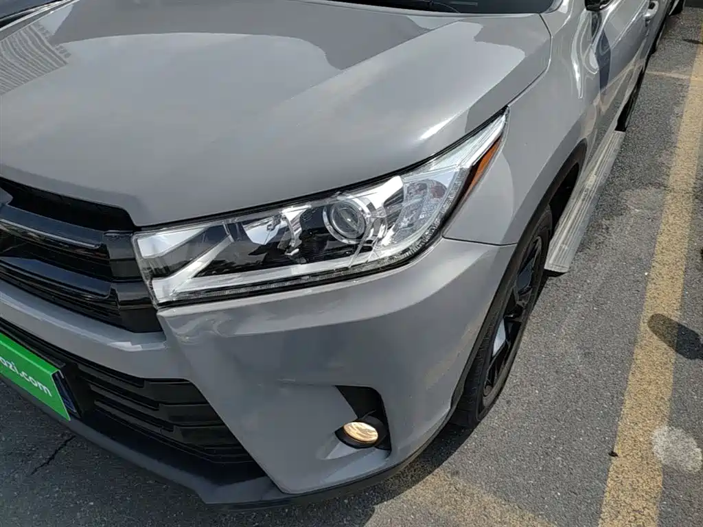 Toyota Highlander 2021 2.0T FWD Luxury 7-Seater фото 24