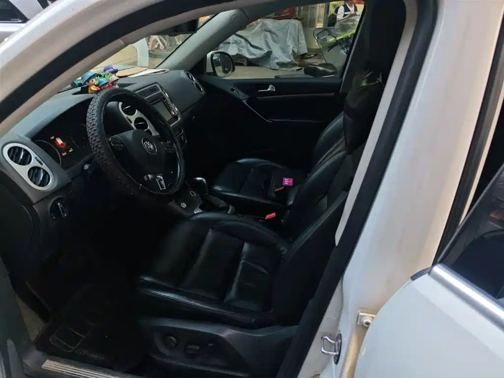Volkswagen Tiguan 2015 1.8TSI Automatic 2WD Highline фото 8