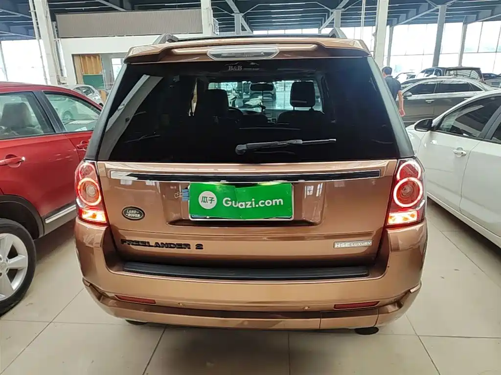 Land Rover Freelander 2 2015 2.0T Si4 HSE Luxury Collector's Edition фото 6