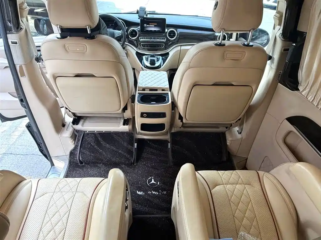 Mercedes-Benz V-Class 2017 Model V 260 Pilot Edition фото 9