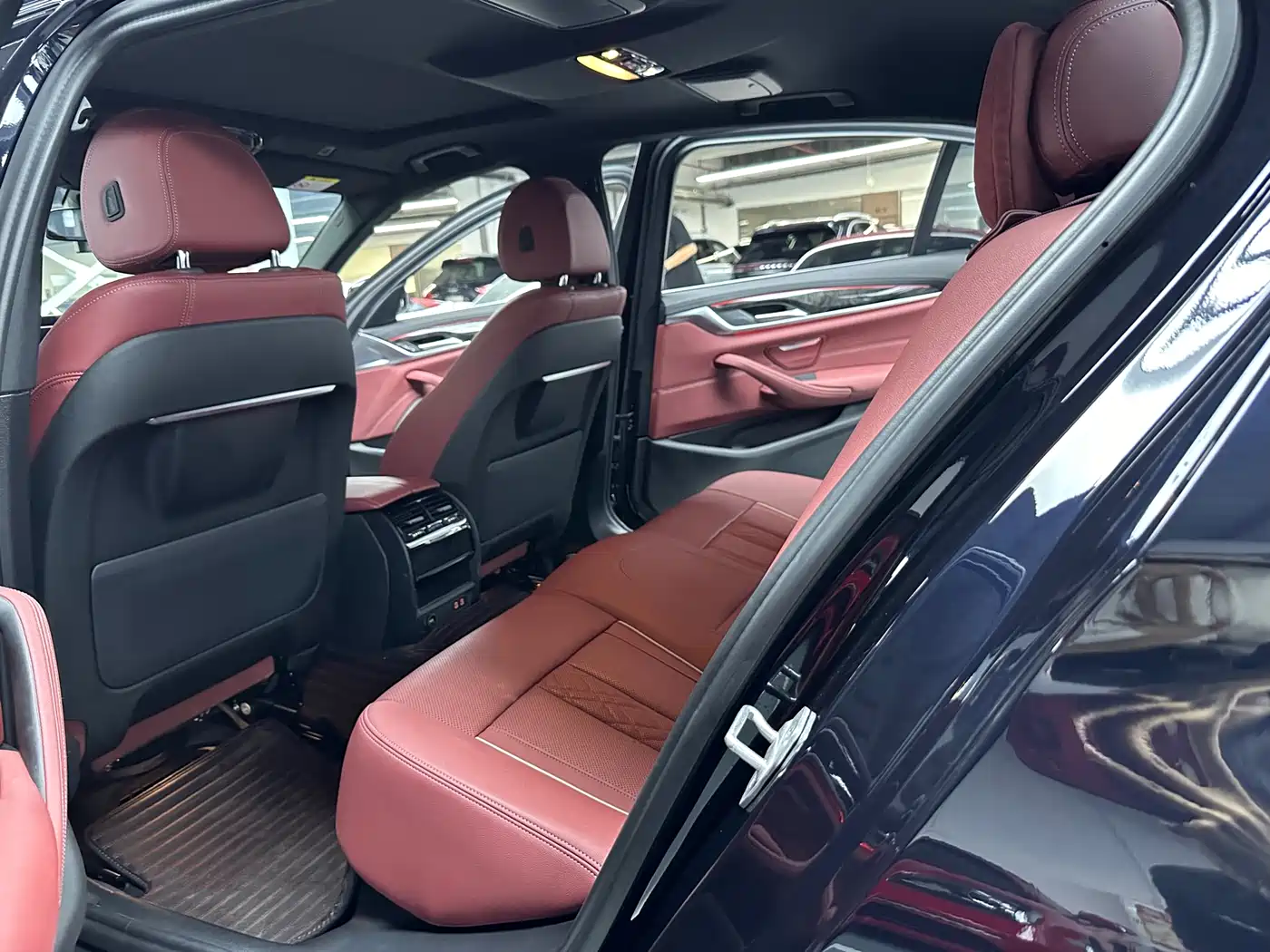 BMW 5 Series 2022 Model Second Facelift 525Li M Sport Package фото 12