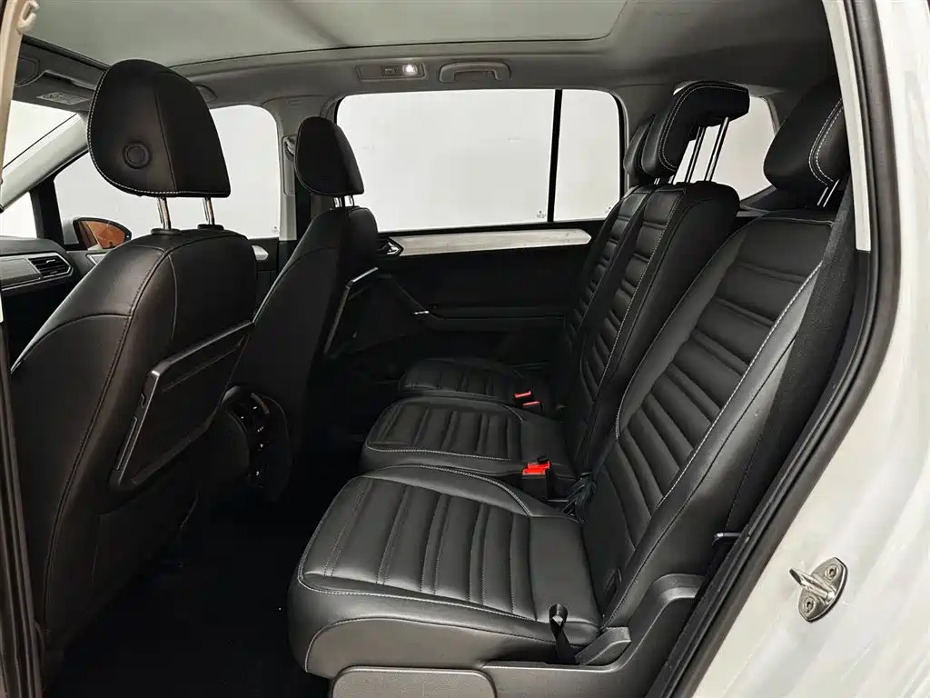 Volkswagen Touran 2021 Touran L 280TSI DSG Comfort Edition 7-seater фото 22