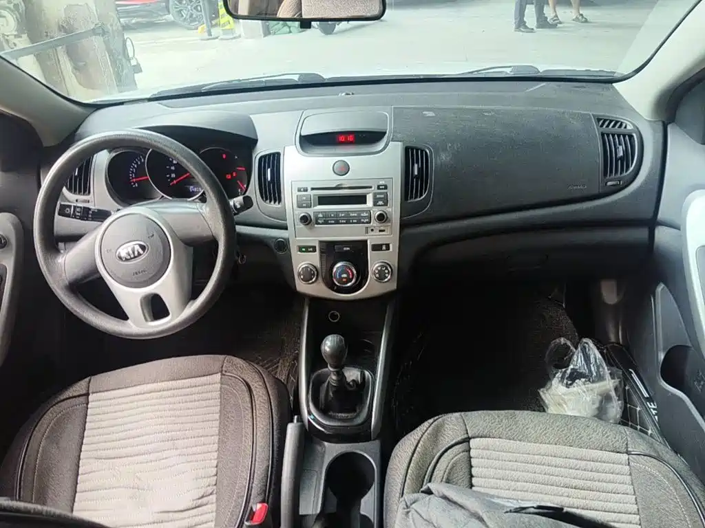 Kia Forte 2017 2014 1.6L MT GL