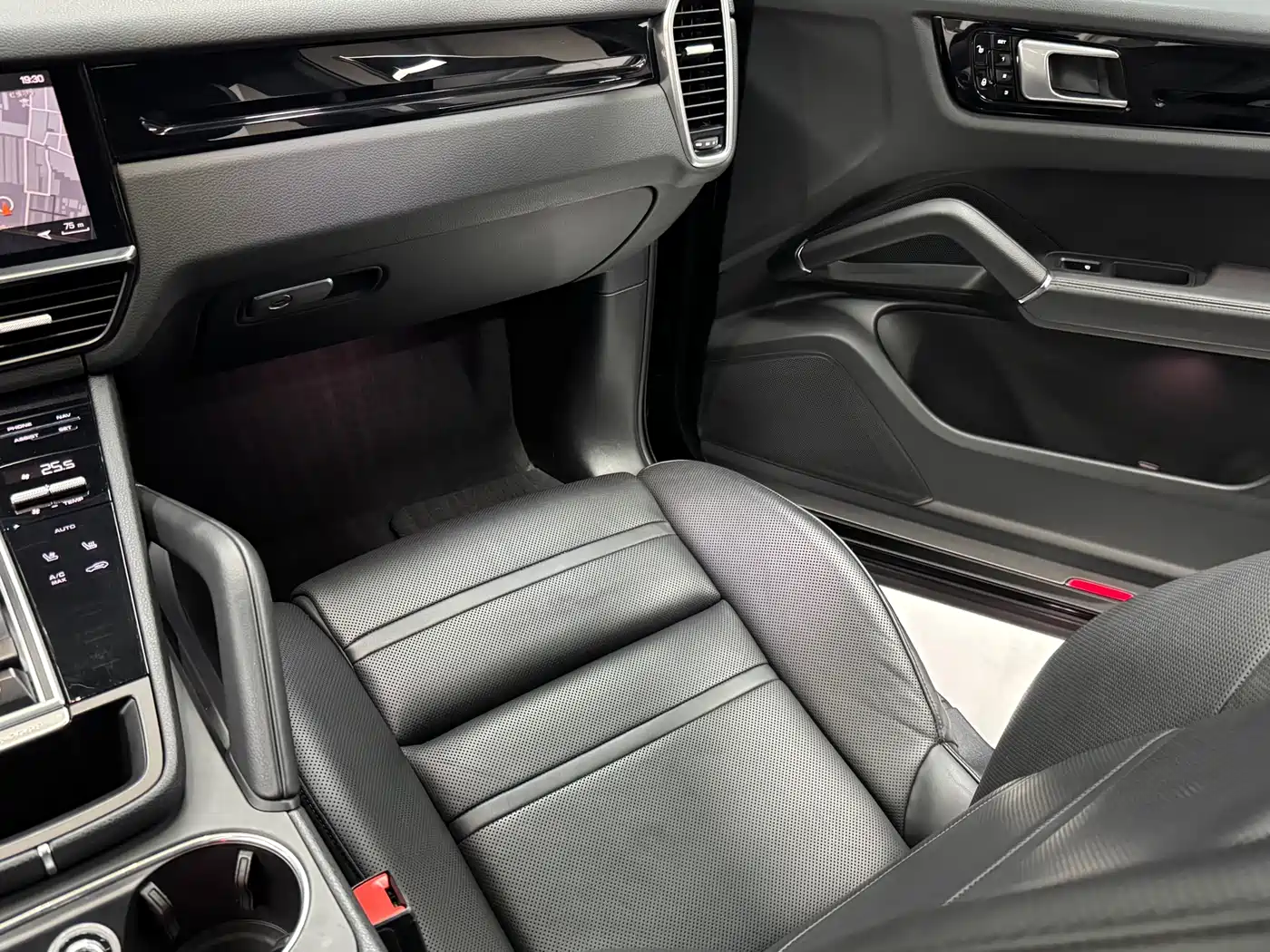 Porsche Cayenne 2018 Cayenne 3.0T фото 13