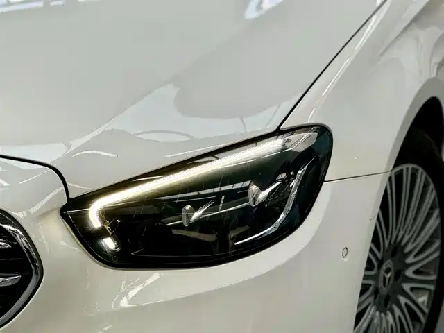 Mercedes-Benz E-Class 2021 E 300 L Fashion — фото 4