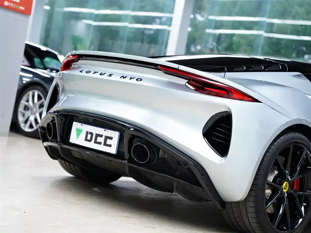 Lotus Cars EMIRA 2021 2.0T DCT First Edition фото 6
