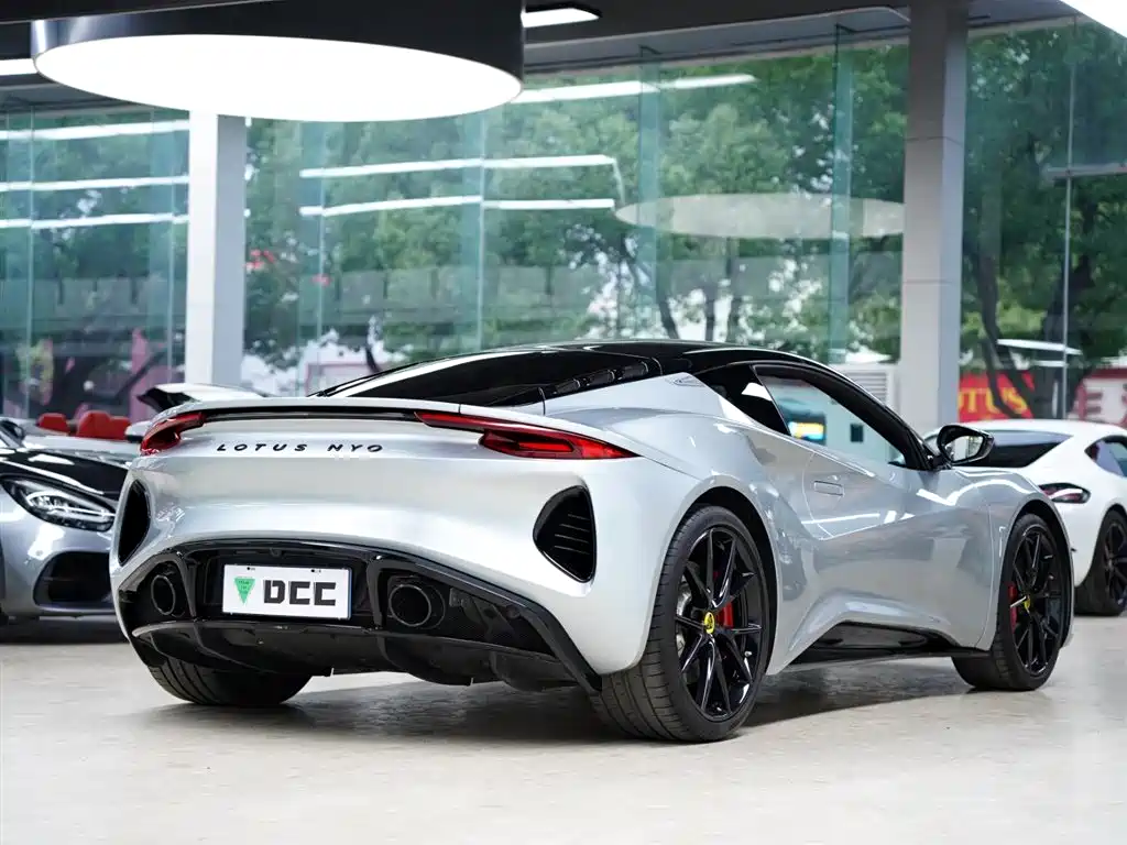 Lotus Cars EMIRA 2021 2.0T DCT First Edition фото 7