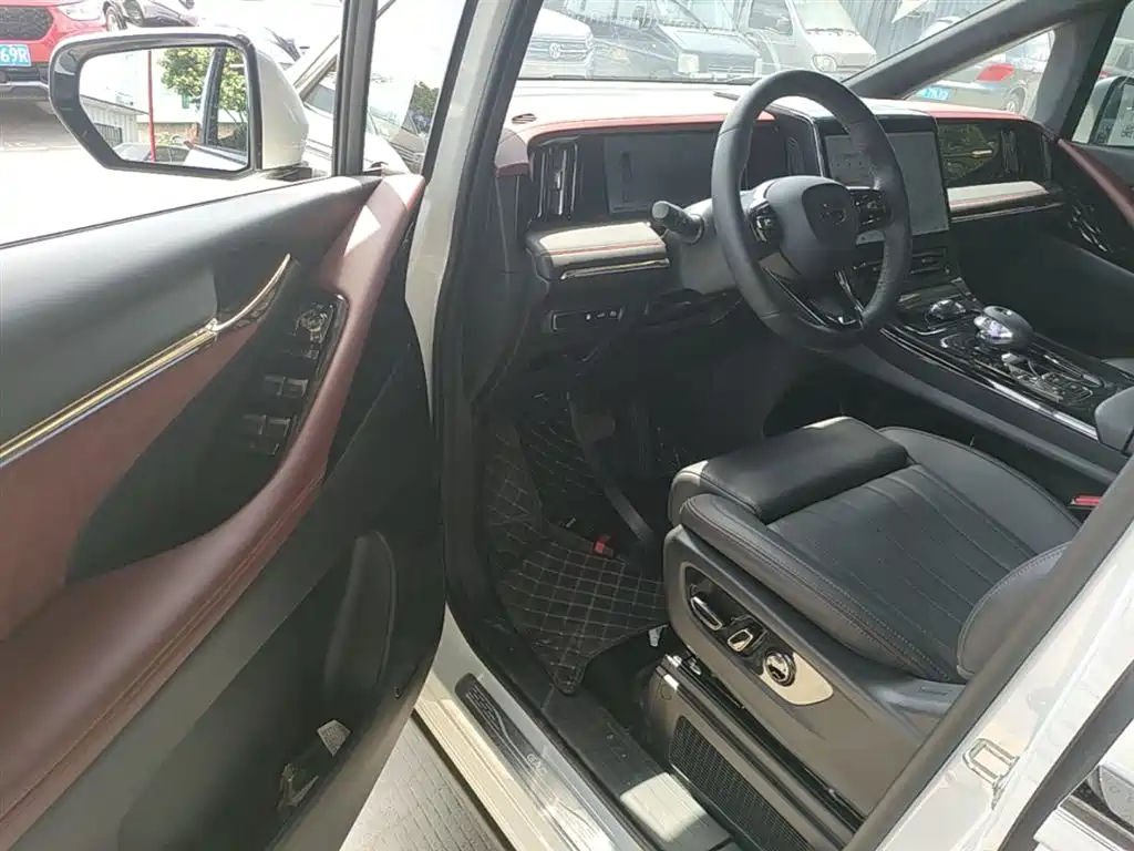GAC Trumpchi Trumpchi M8 2025 Model Master Series Super Hybrid Edition фото 16