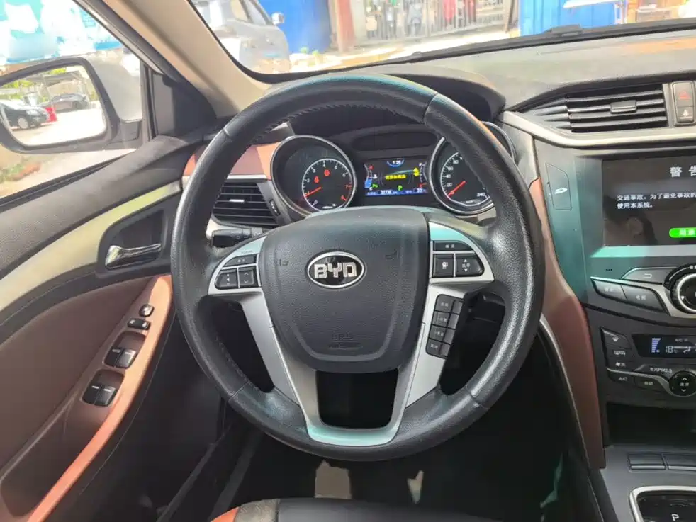 BYD G5 2015 2014 1.5TID Automatic Premium