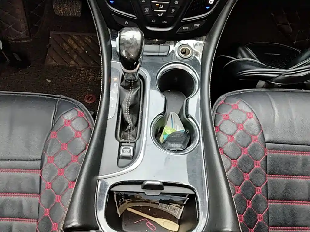 Photo 14 - Buick Envision Plus