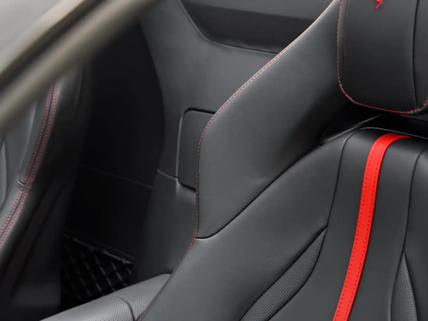 Photo 29 - Ferrari 812
