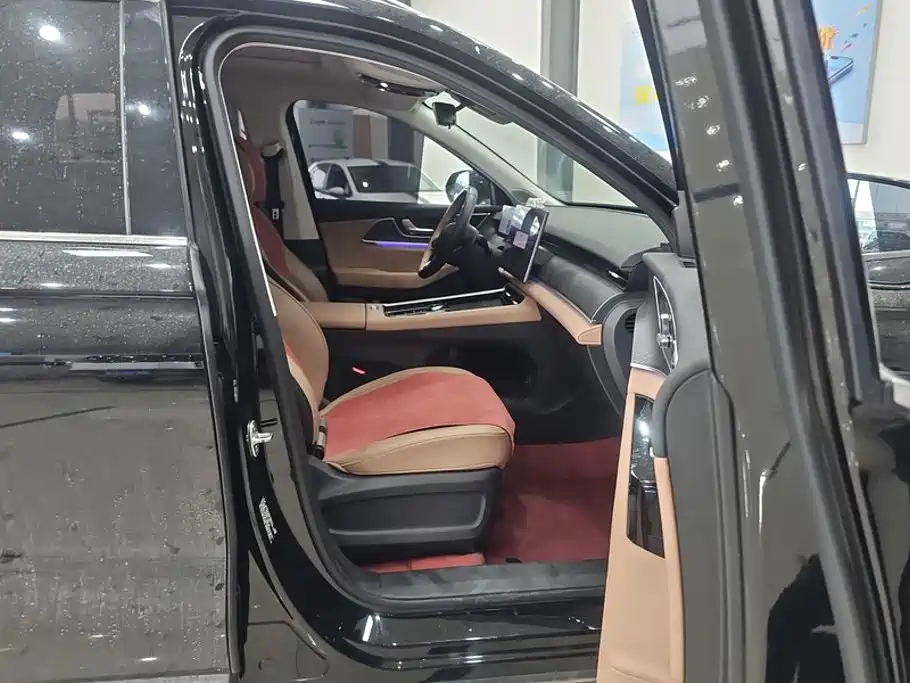 Chery Tiggo 8L 2025 2024 Model 2.0T 2WD Luxury 5-Seater
