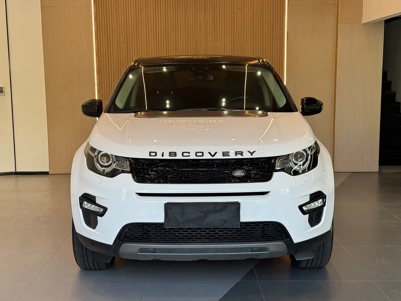 Land Rover Discovery Sport 2018 240PS SE Edition фото 2