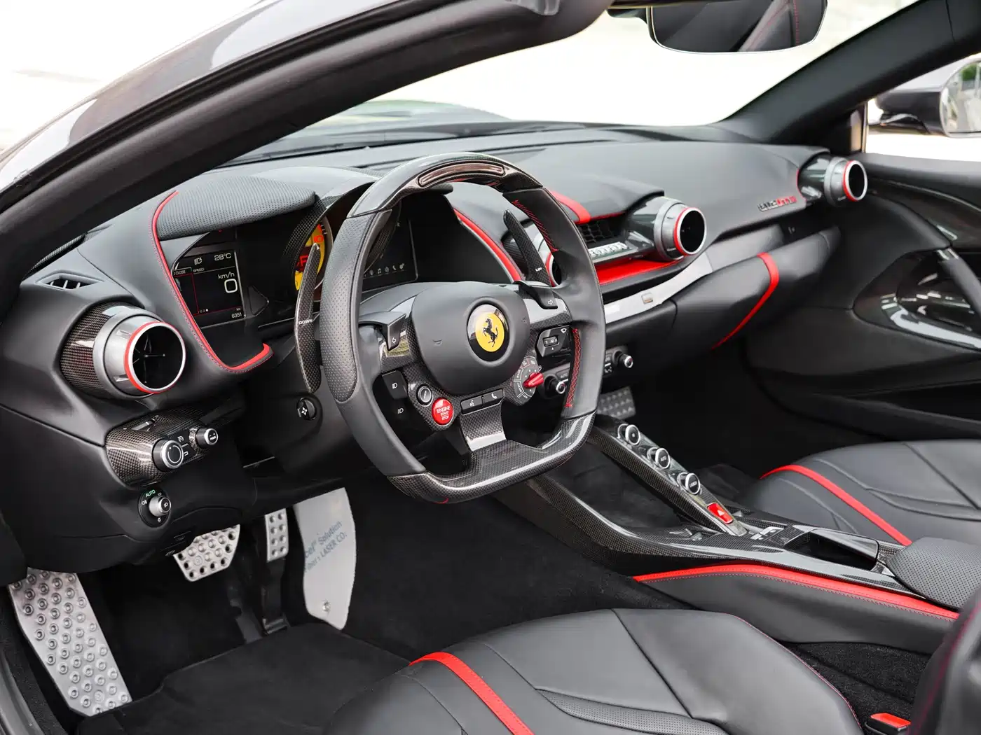Photo 14 - Ferrari 812