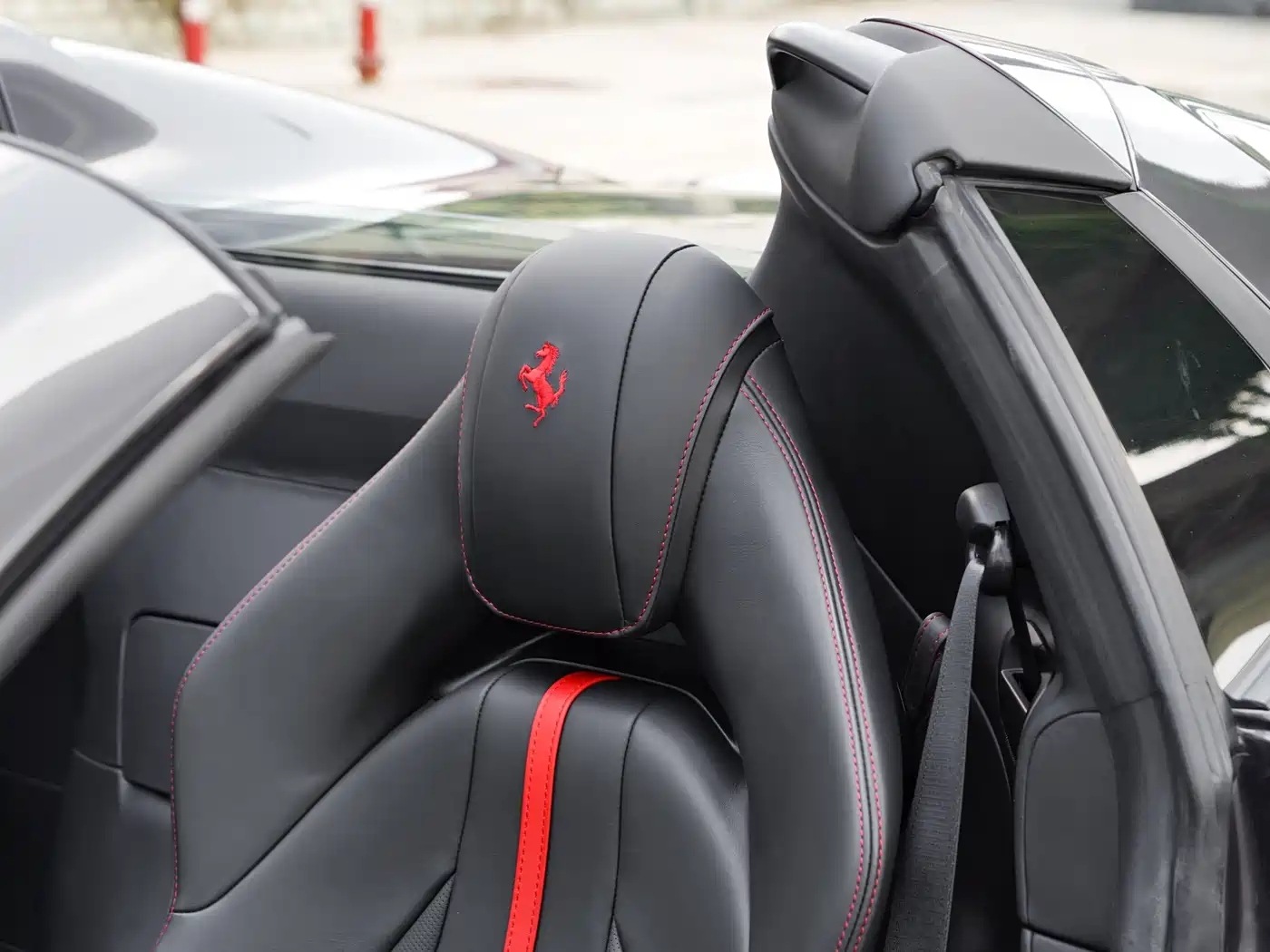 Photo 34 - Ferrari 812