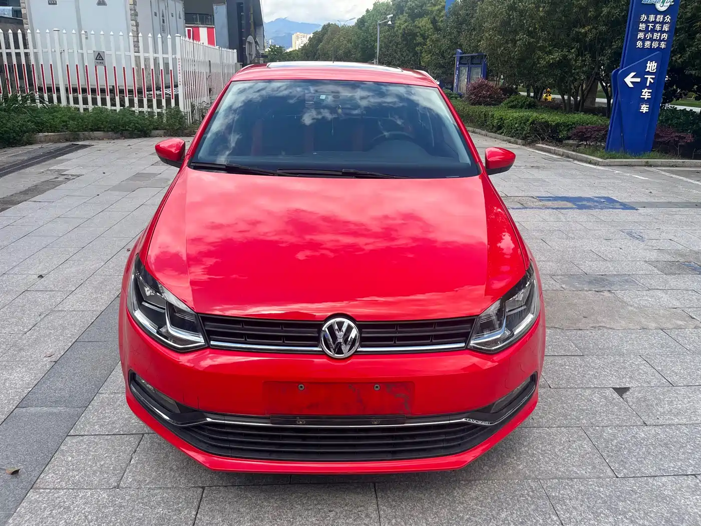 Volkswagen Polo 2016 1.6L Automatic Comfort фото 2