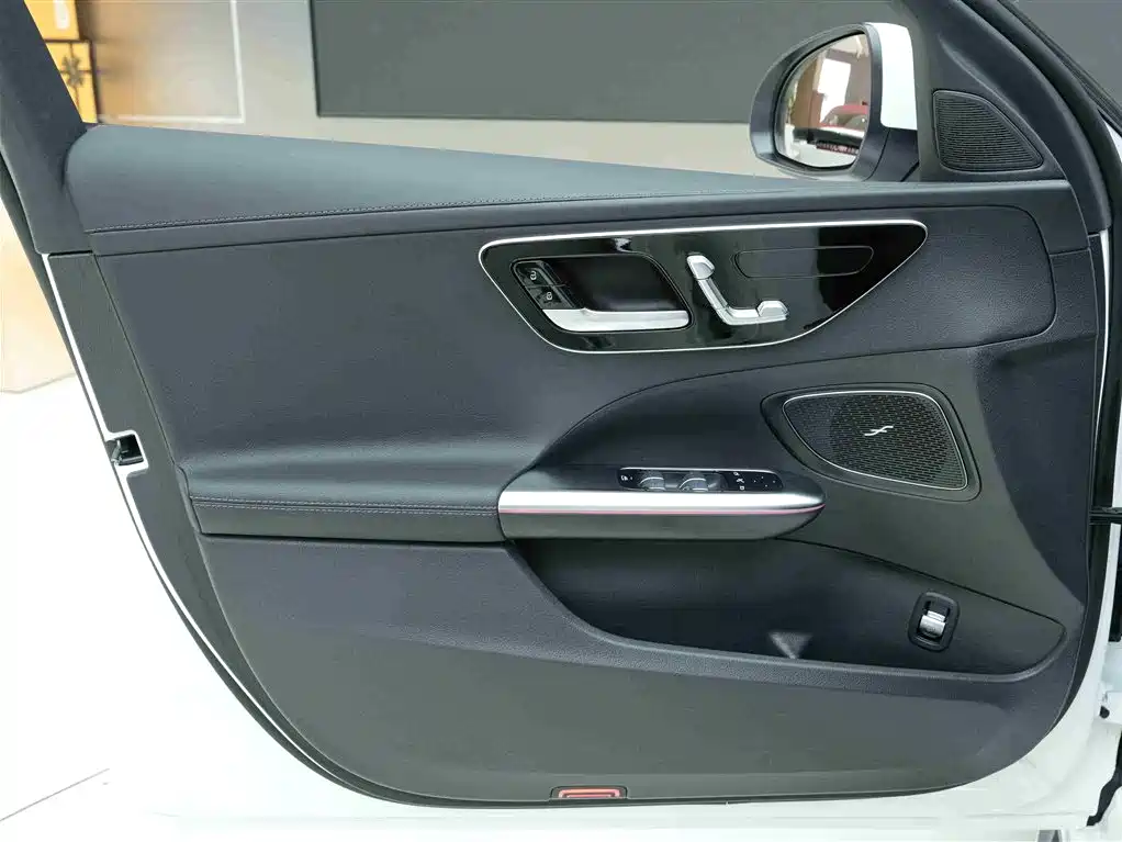 Mercedes-Benz C-Class 2024 Facelift C 260 L Sport фото 14