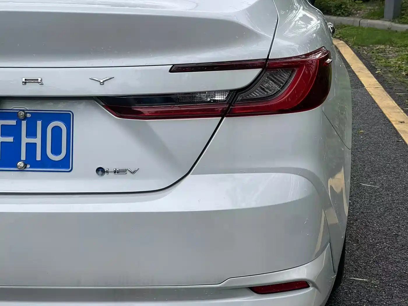 Toyota Camry 2025 Hybrid 2.0HXS Glory Edition фото 6