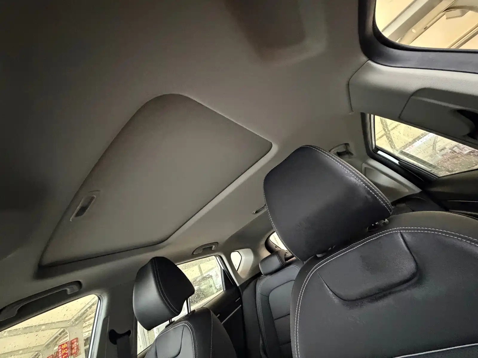 Фото 9 - Geely Coolray