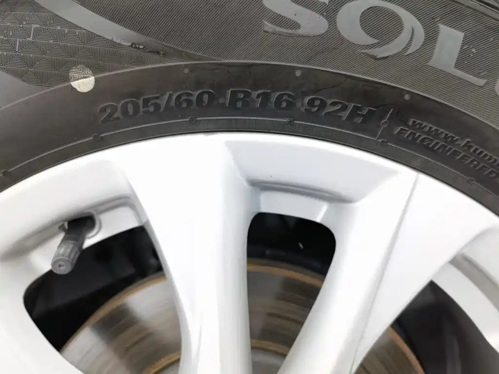 Фото 24 - Roewe i5