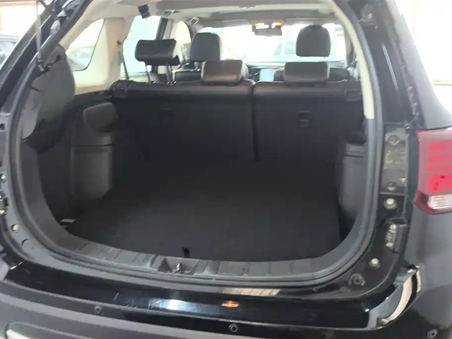 Mitsubishi Outlander 2016 2.4L 4WD Elite Edition 5-seater фото 4