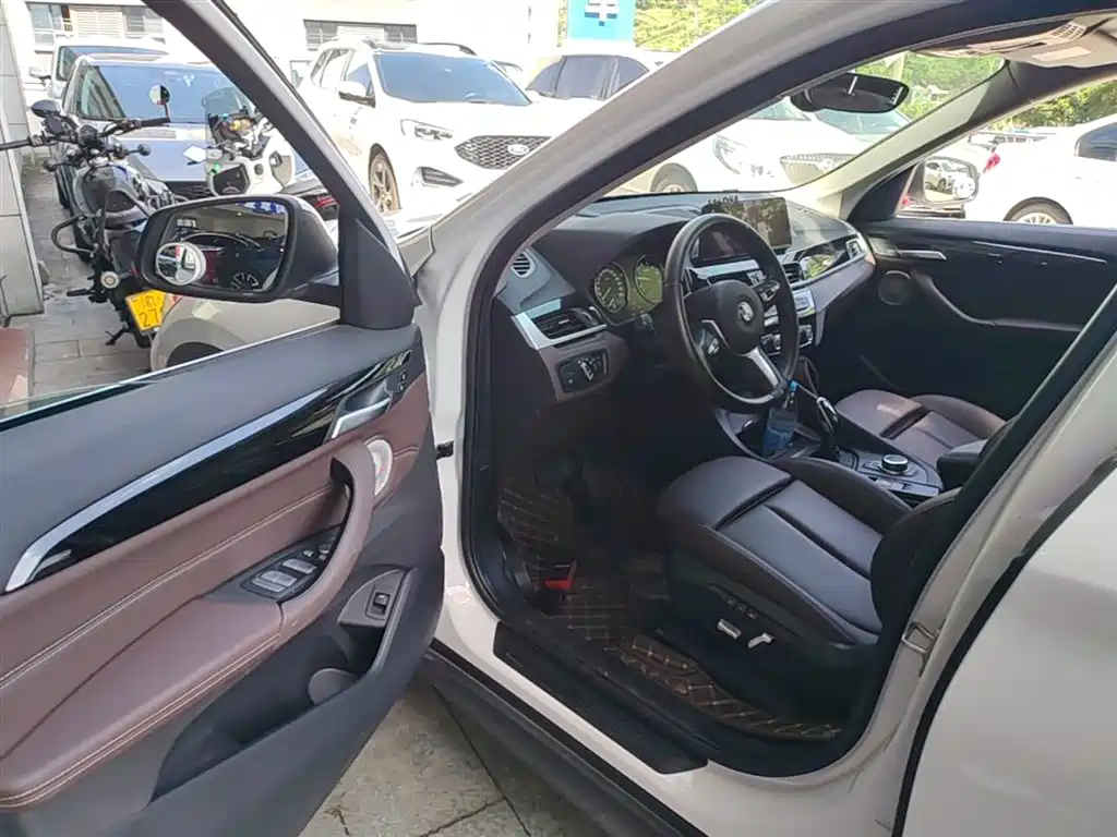 BMW X1 2022 sDrive25Li Leading фото 16