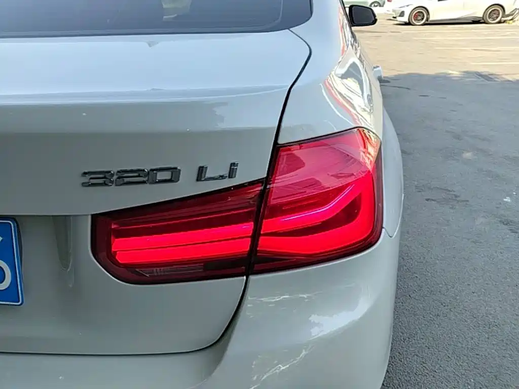Фото 8 - BMW 3 Series