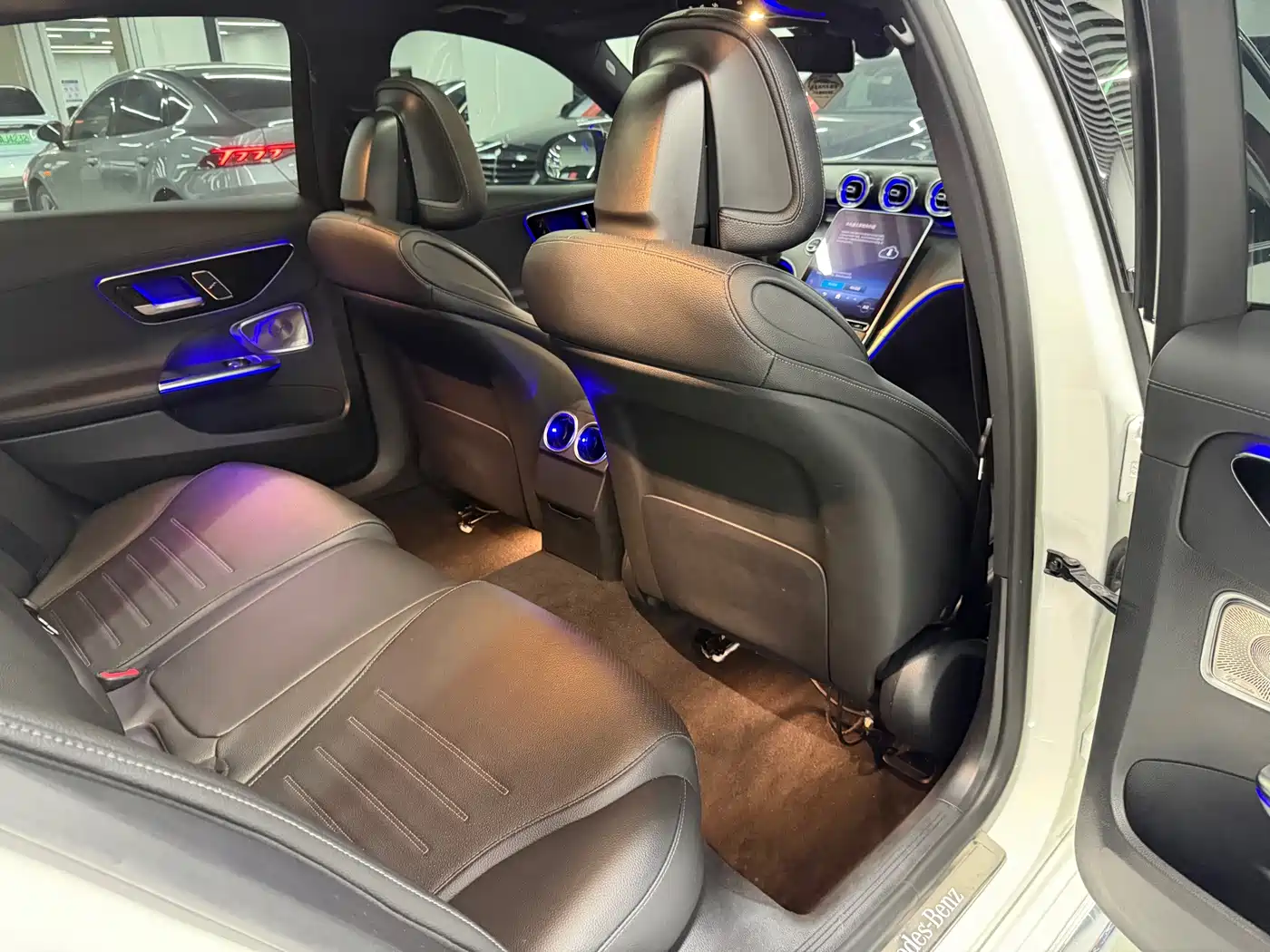 صورة 27 - Mercedes-Benz C-Class
