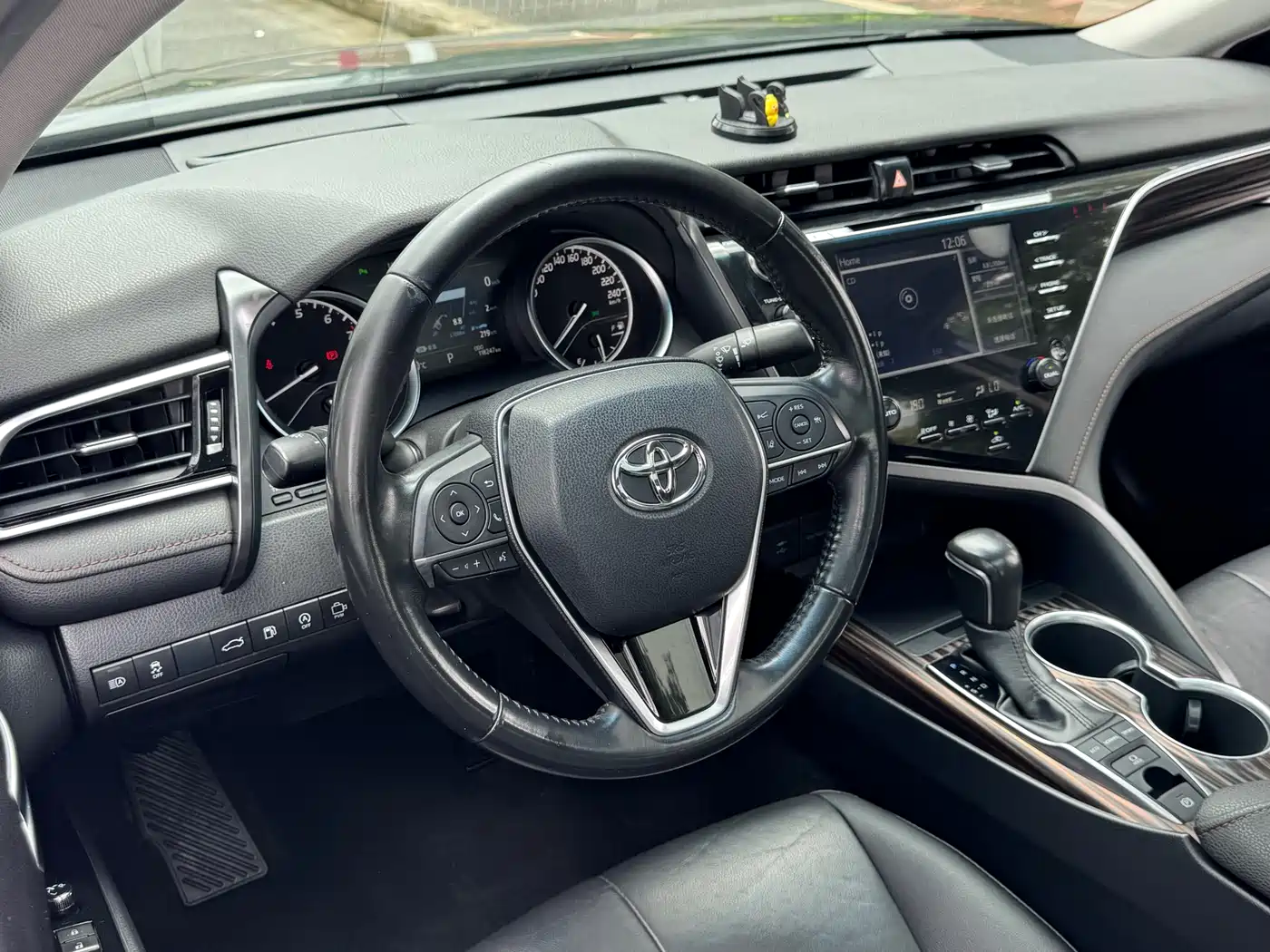 Toyota Camry 2018 2.5G Luxury Edition фото 15