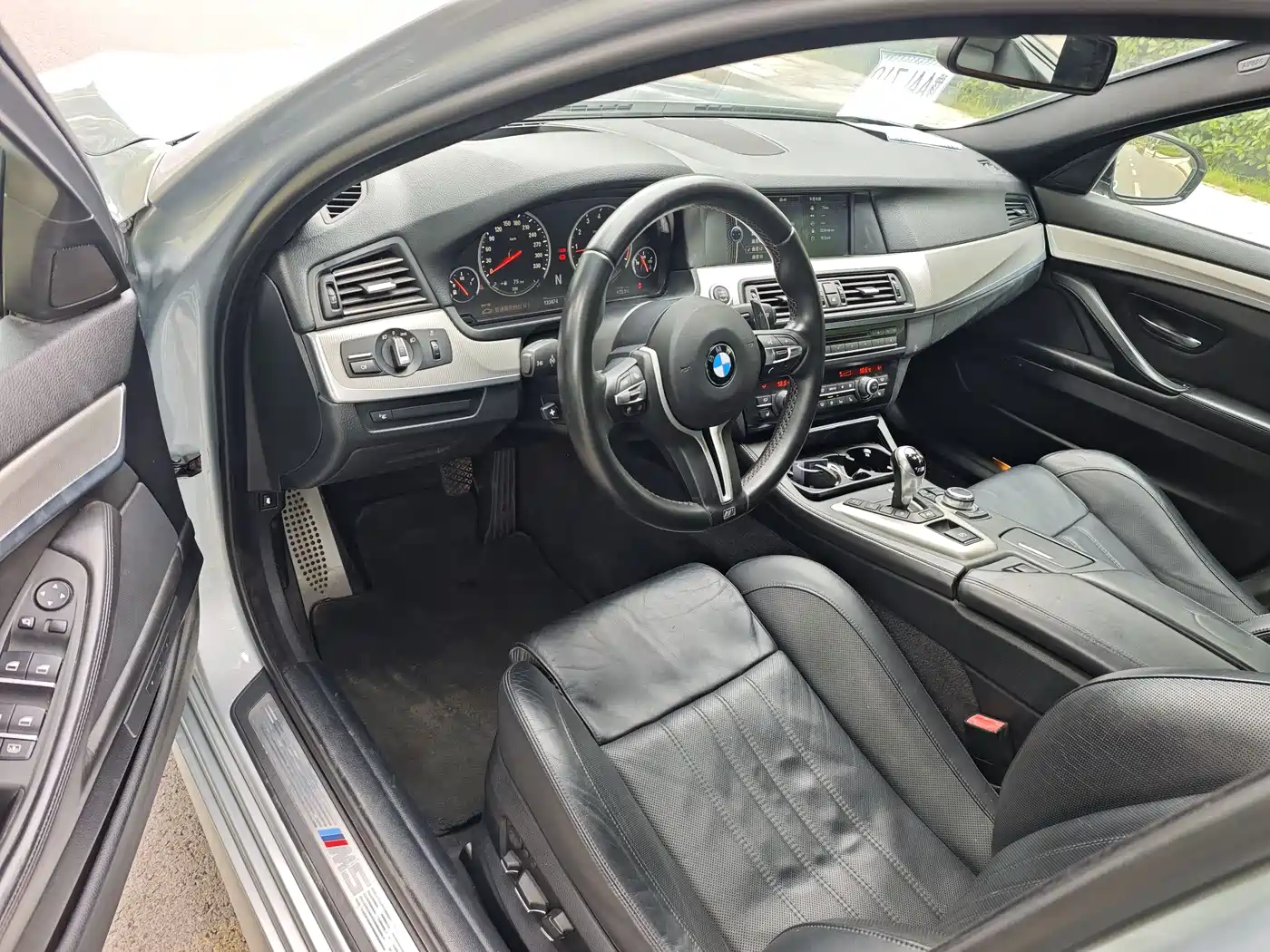 BMW M5 2012 M5 фото 4