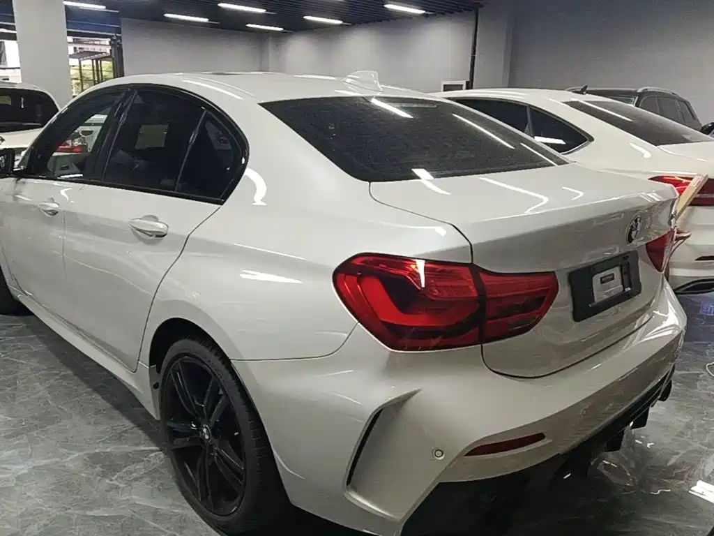 BMW 1-SERIES