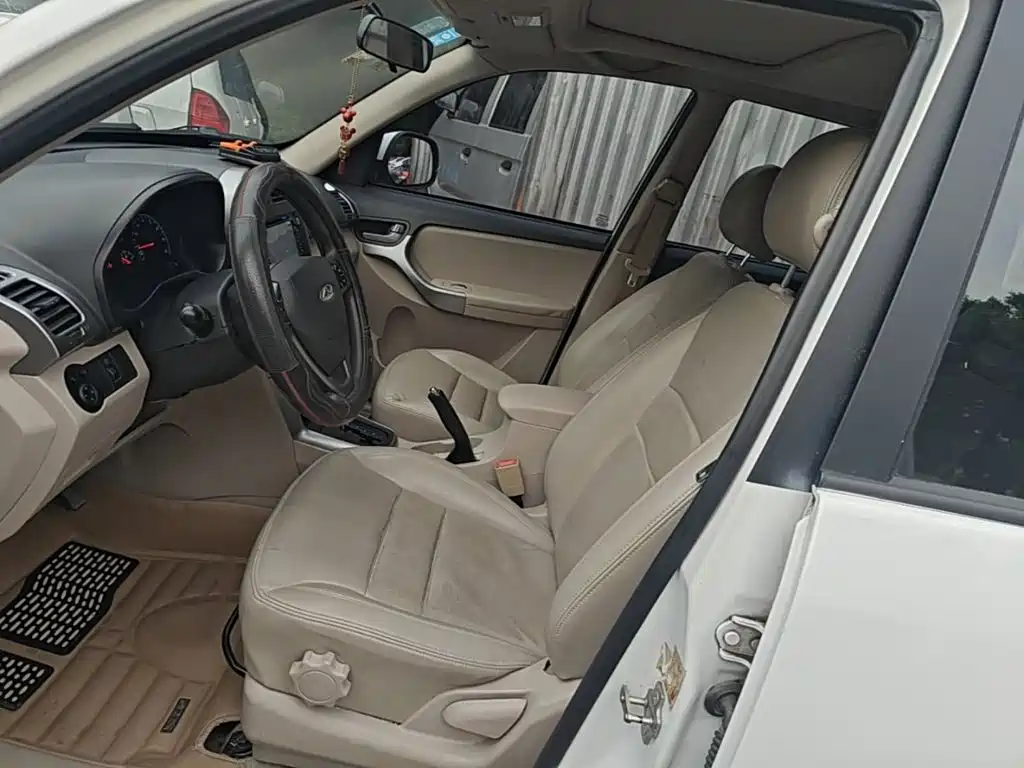 Chery Tiggo 3 2014 2014 1.6L CVT Smart