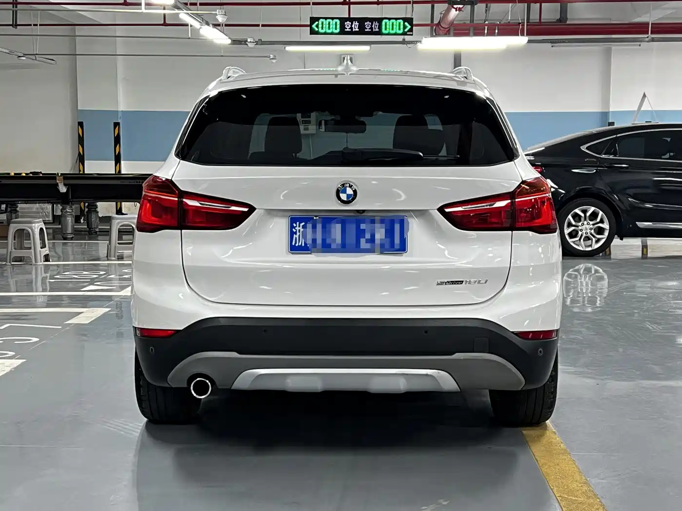 BMW X1 2018 sDrive18Li Premium Model фото 4