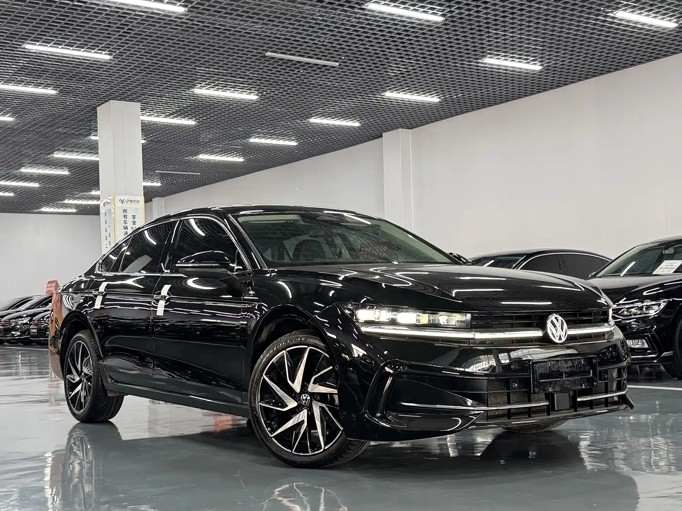 Фото 3 - Volkswagen Magotan
